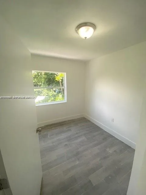 27 NE 60th Ter, Miami, FL 33137 photo 13