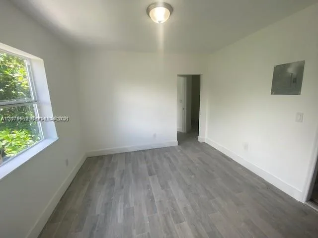 27 NE 60th Ter, Miami, FL 33137 photo 3