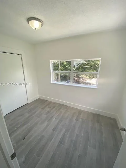 27 NE 60th Ter, Miami, FL 33137 photo 4