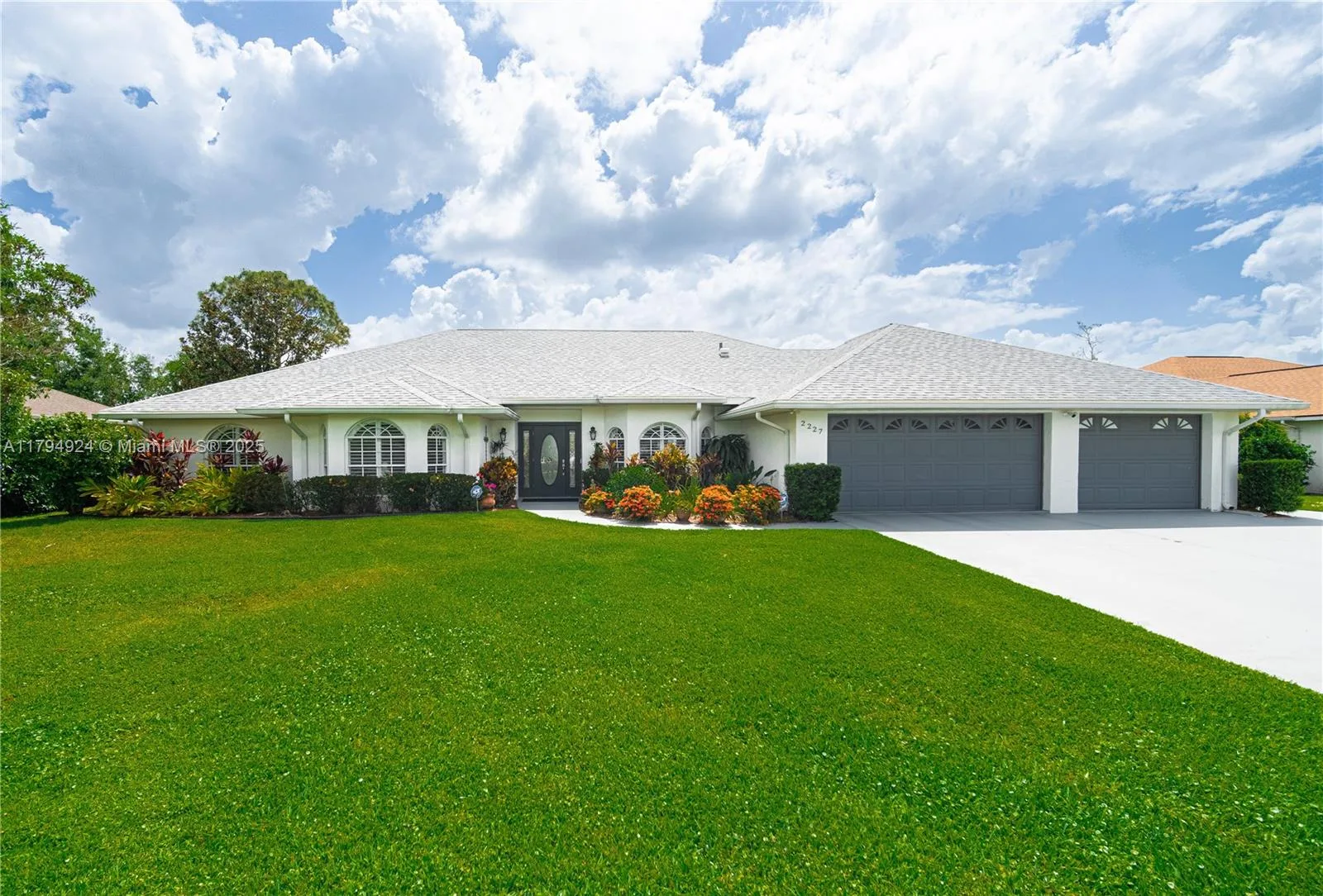 2227 SUNRISE DR, Sebring, FL 33872 photo 2