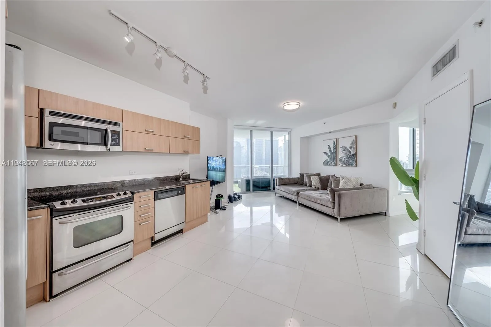 350 S Miami Ave # 3408, Miami, FL 33130