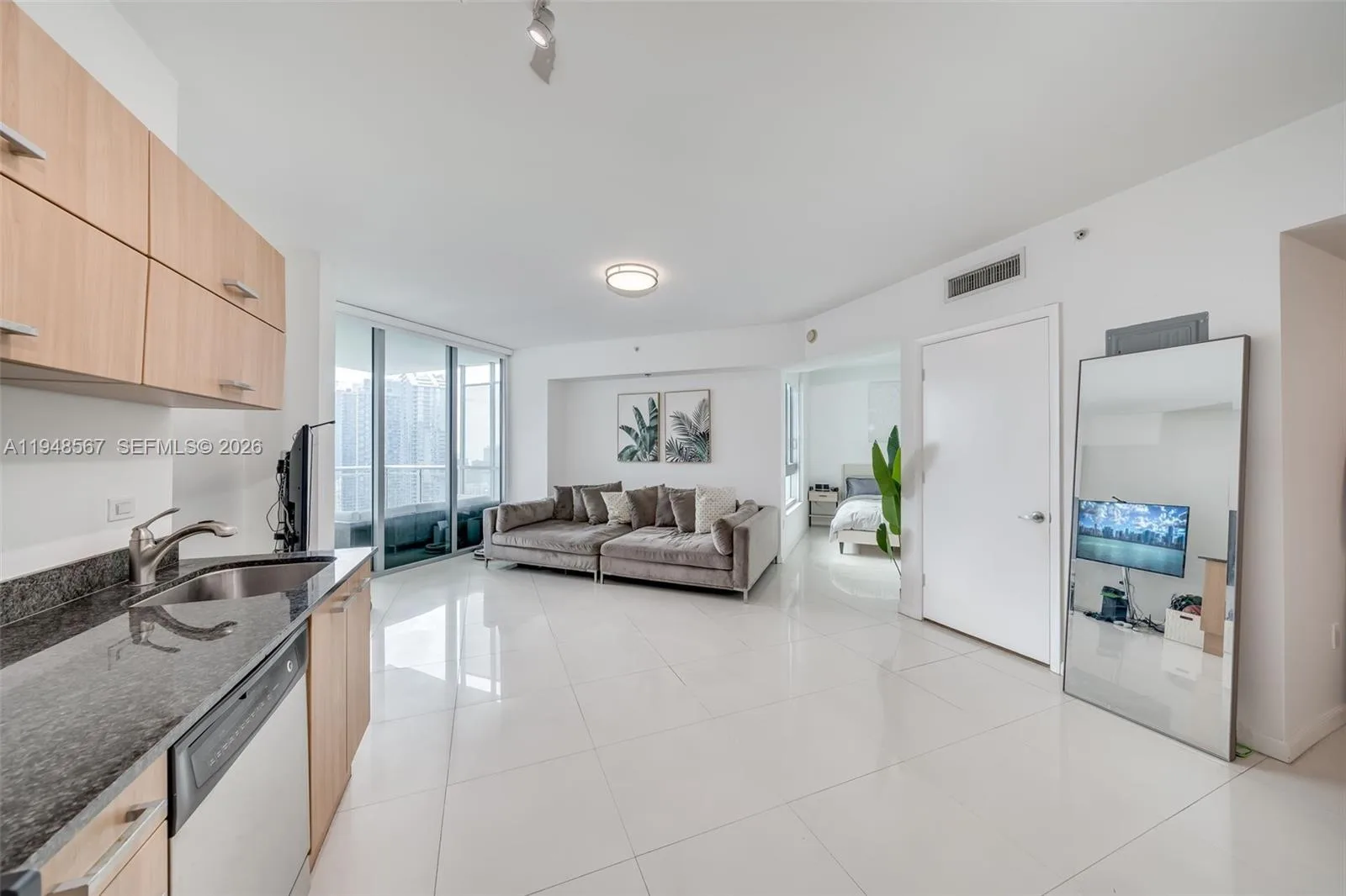 350 S Miami Ave # 3408, Miami, FL 33130 photo 6