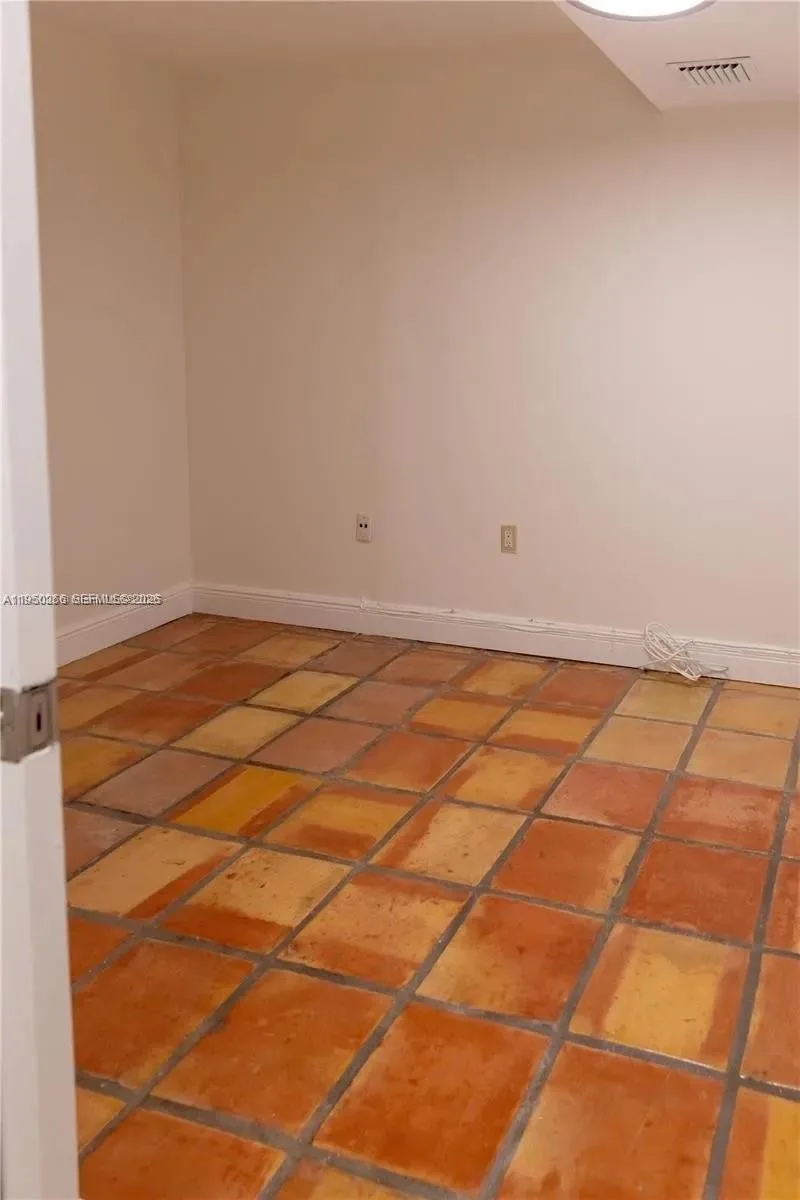 6423 Collins Ave # 1101, Miami Beach, FL 33141 photo 12
