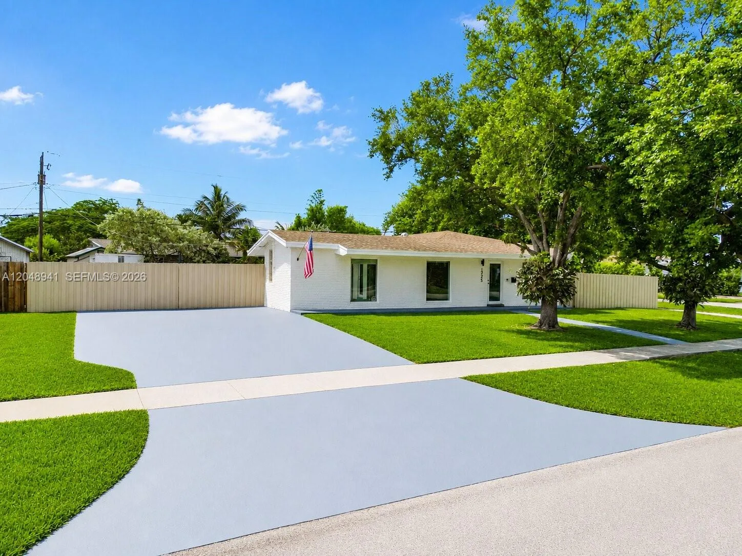 19225 Bel Aire Dr, Cutler Bay, FL 33157