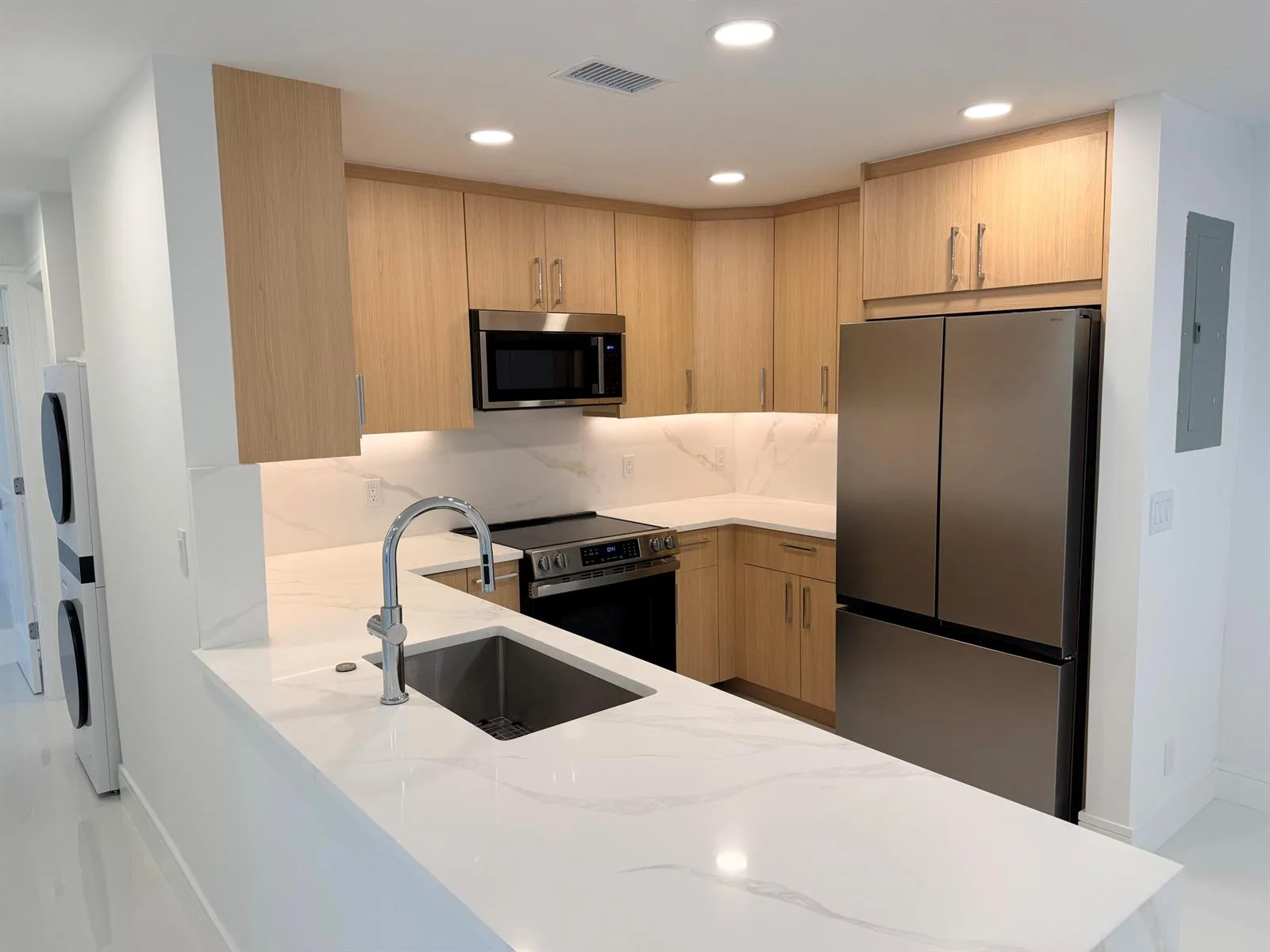 6439 BAY CLUB Drive # 1, Fort Lauderdale, FL 33308