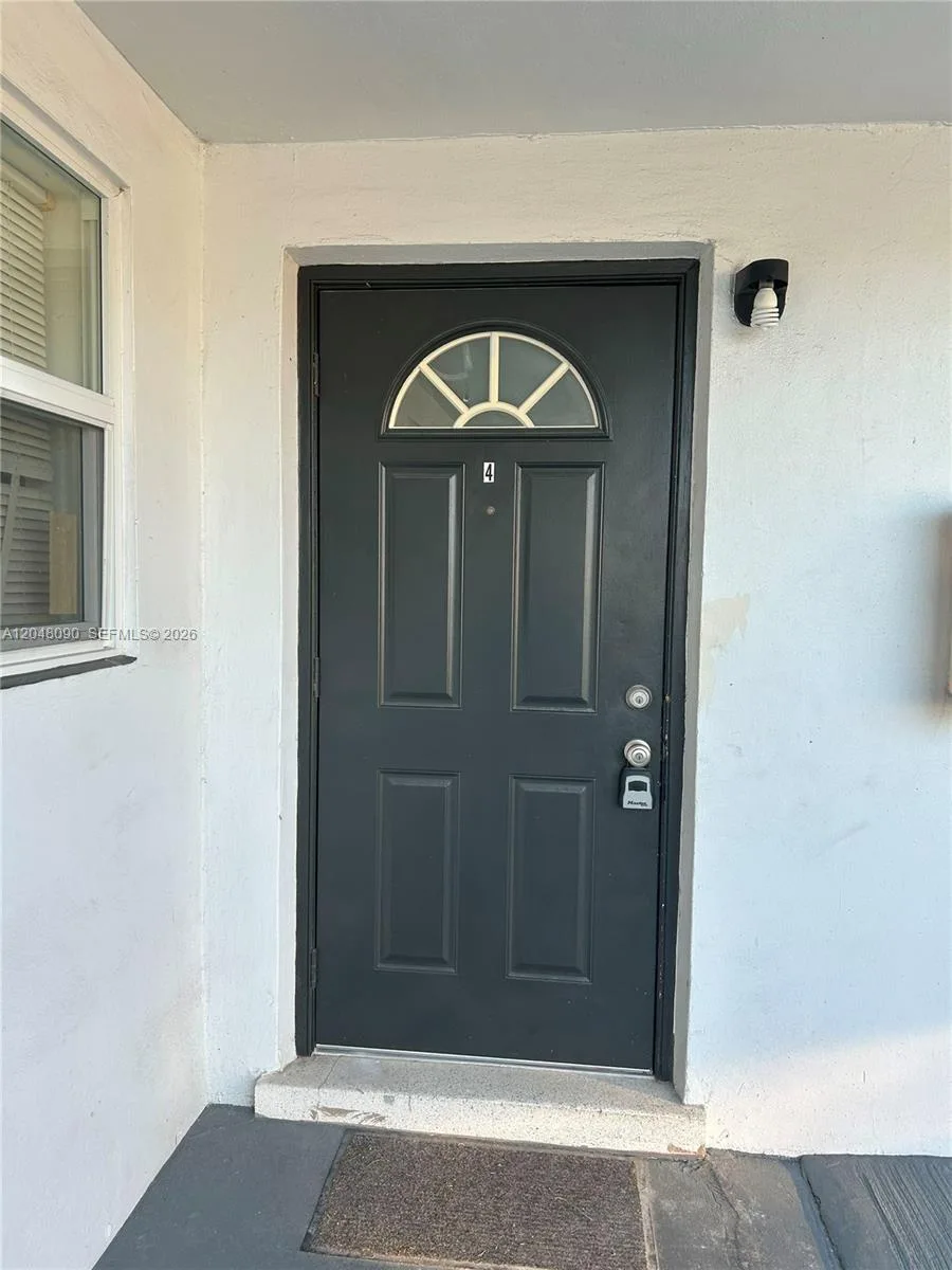 1119 NE 15th St # 4, Fort Lauderdale, FL 33304