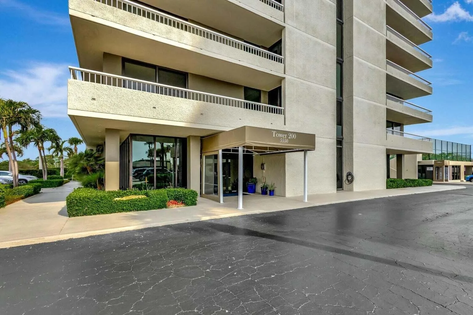 5550 N Ocean Drive # 2b, Singer Island, FL 33404
