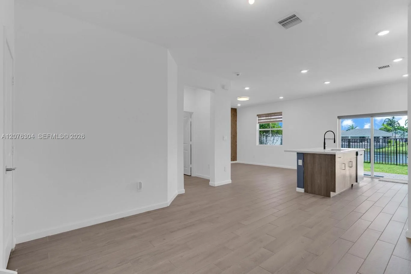 805 SE 18th St # 805, Homestead, FL 33034 photo 2