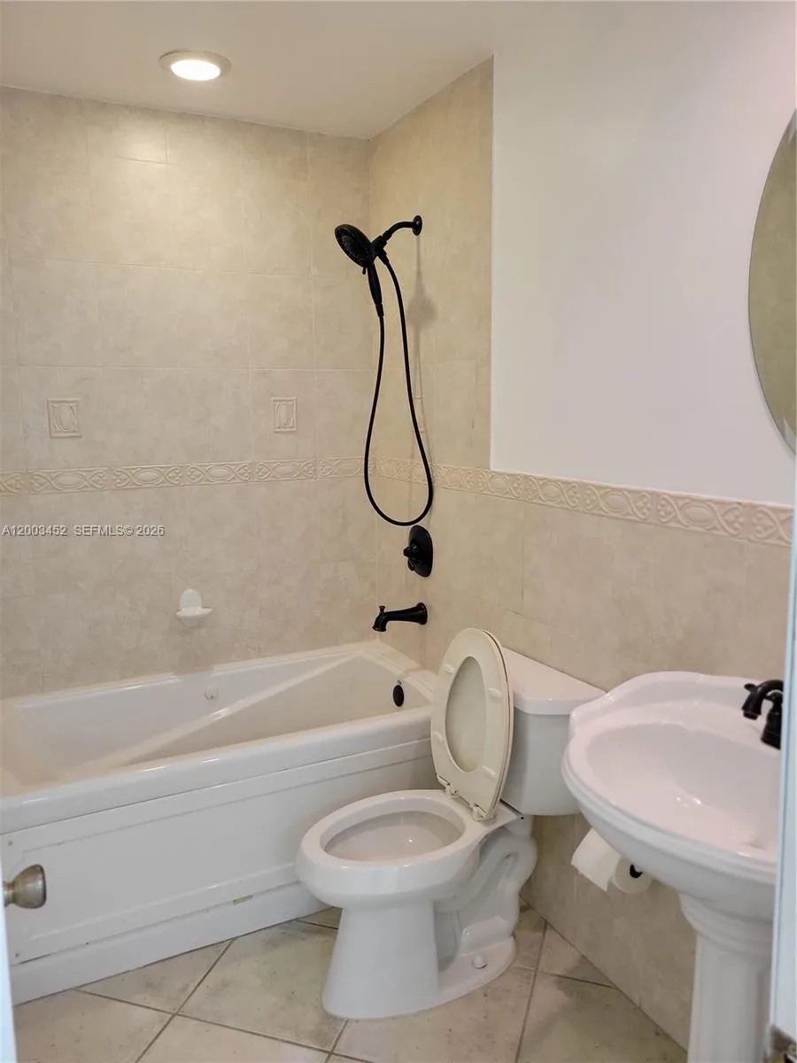 1821 NE 40th Ct # 302, Pompano Beach, FL 33064 photo 10