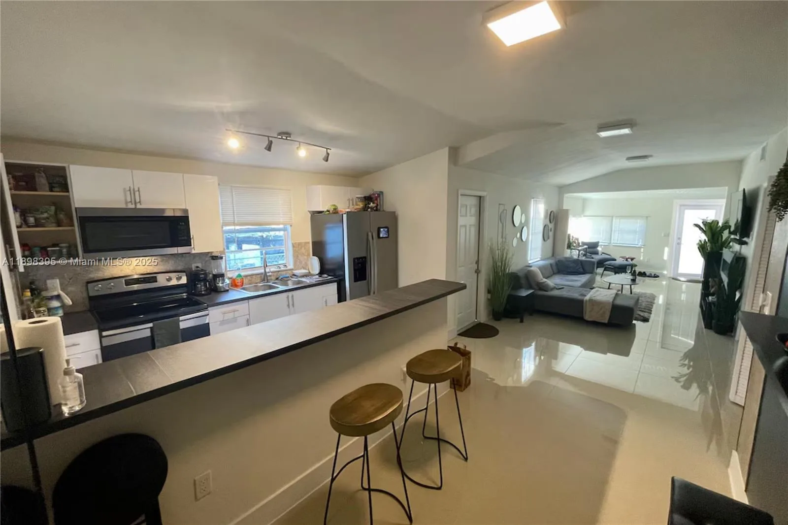 3132 NW 43rd St, Miami, FL 33142 photo 7