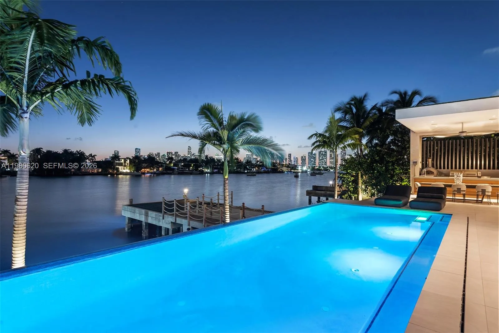 310 S Hibiscus Dr, Miami Beach, FL 33139 photo 4