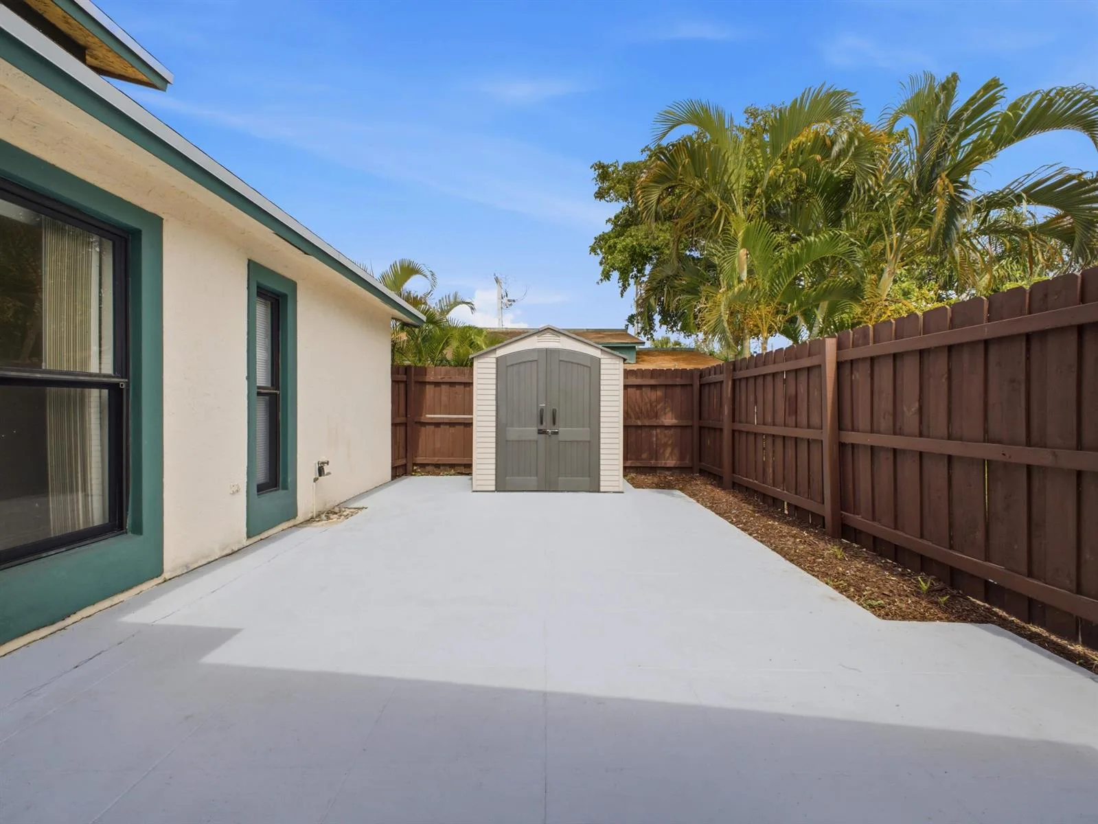 1110 Manor Drive, Palm Springs, FL 33461 photo 7