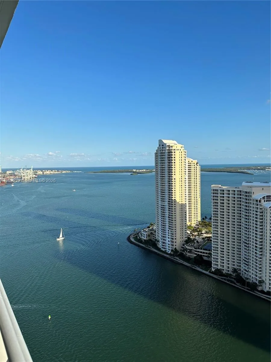 325 S Biscayne Blvd # 4119, Miami, FL 33131