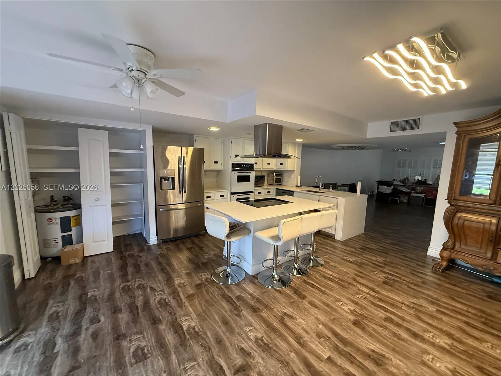 2606 NE 10 ST # 2606, Hallandale Beach, FL 33009