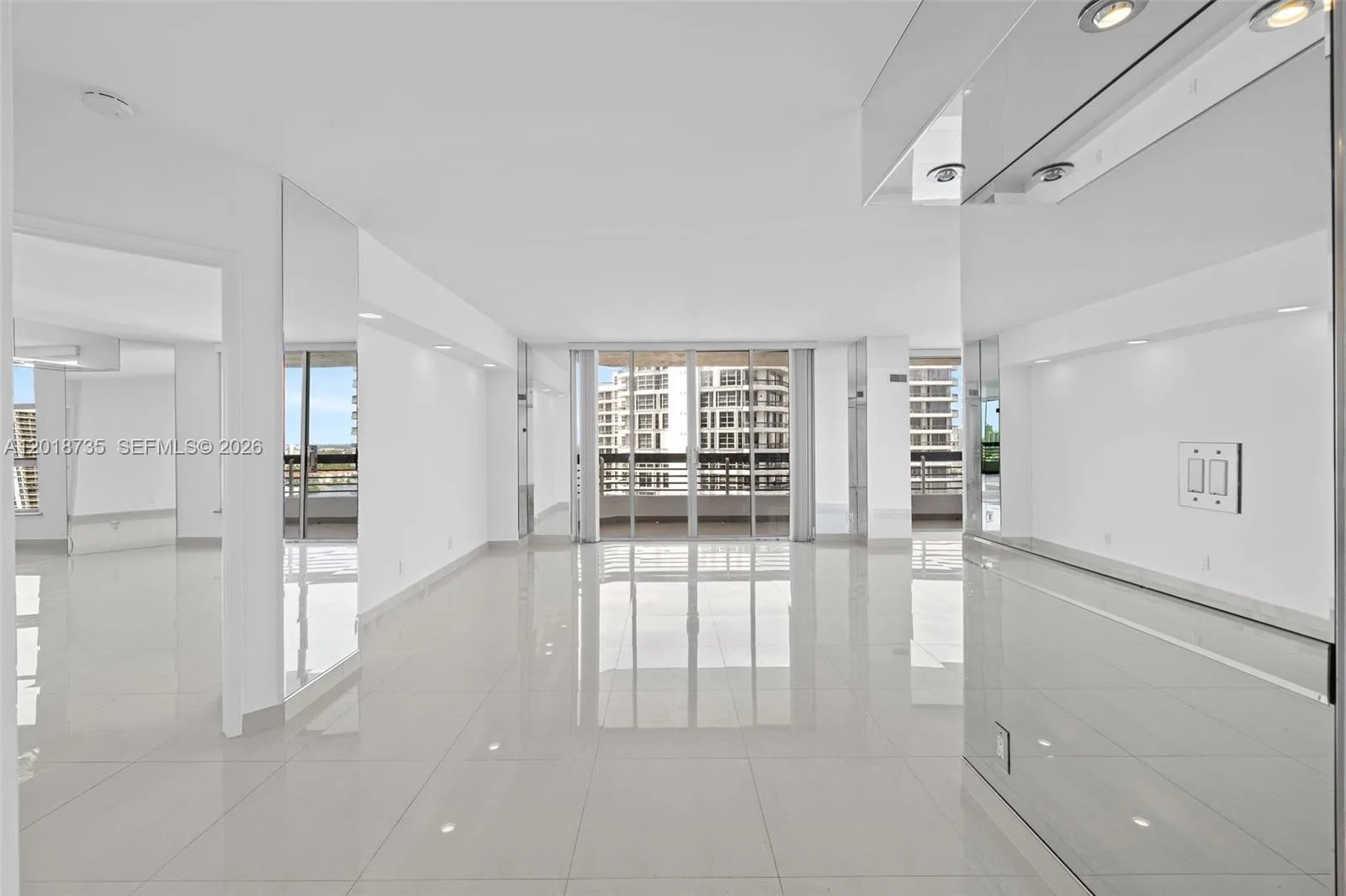 19195 NE 36th Ct # 2705, Aventura, FL 33180 photo 2