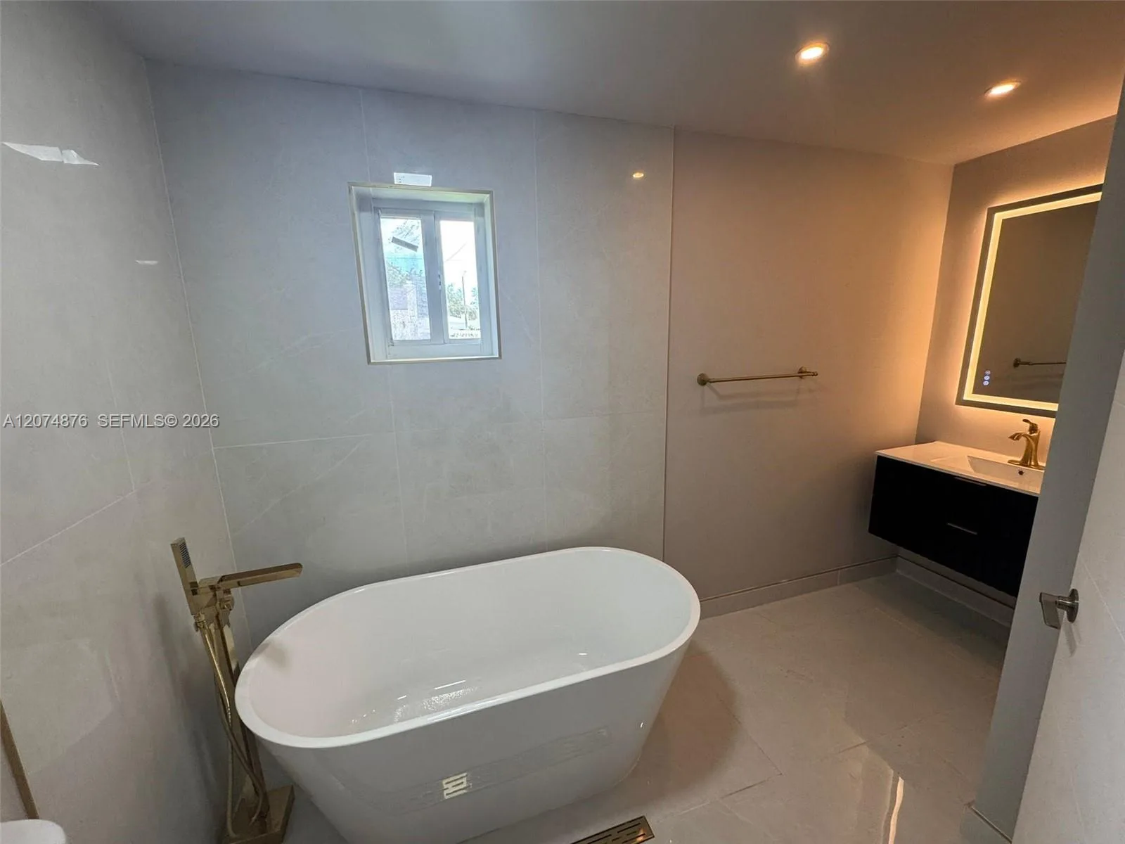 586 NW 48th St # 1, Miami, FL 33127 photo 6