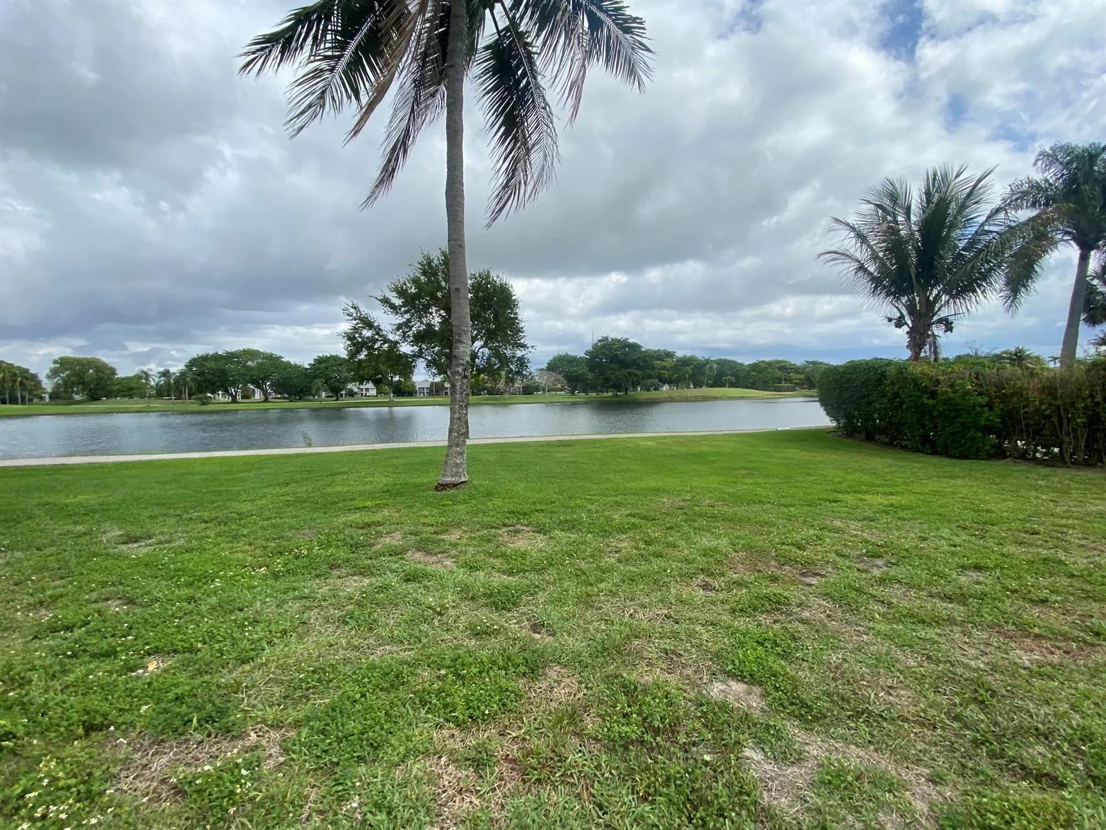 62 Willow Circle, Boynton Beach, FL 33436 photo 2