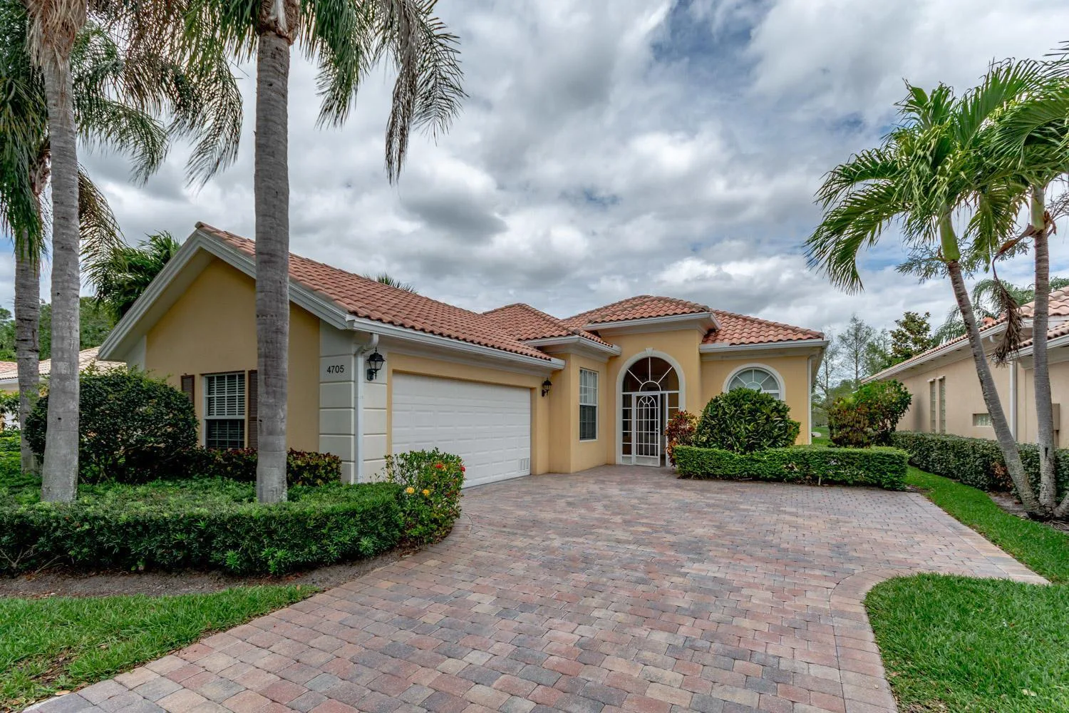 4705 Dovehill Drive, Palm Beach Gardens, FL 33418