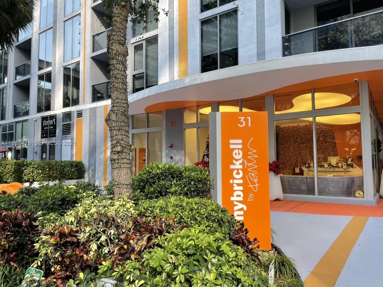 31 SE 6th St # 404, Miami, FL 33131