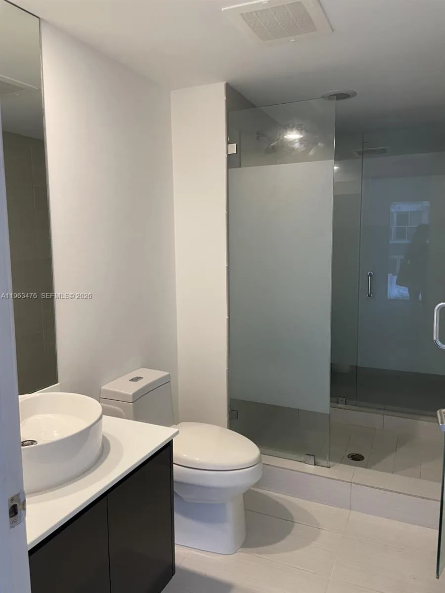 31 SE 6th St # 404, Miami, FL 33131 photo 7