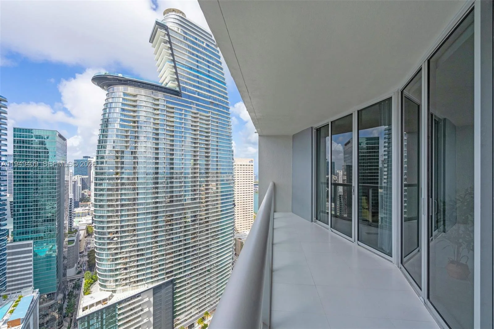 465 Brickell Ave # 4006, Miami, FL 33131 photo 2