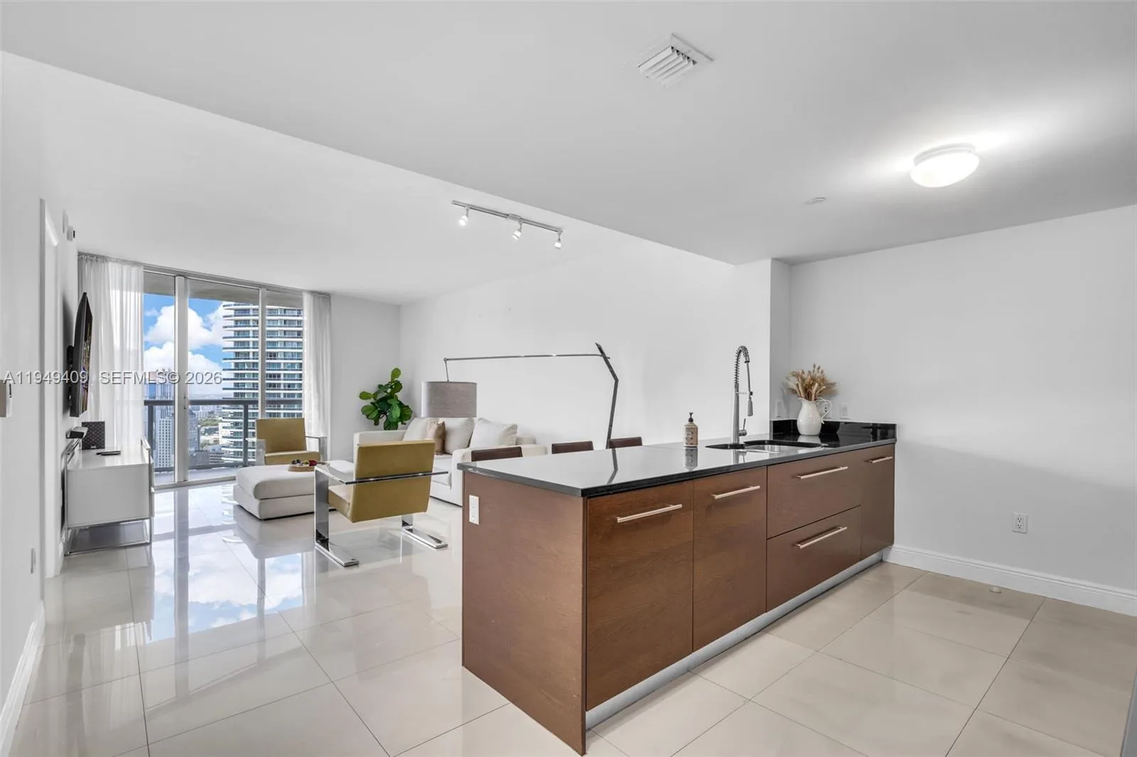 465 Brickell Ave # 4006, Miami, FL 33131 photo 3