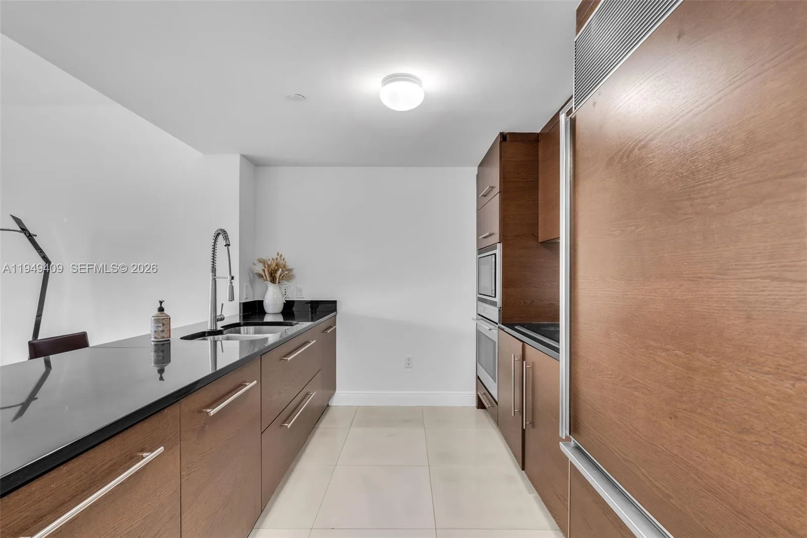 465 Brickell Ave # 4006, Miami, FL 33131 photo 4