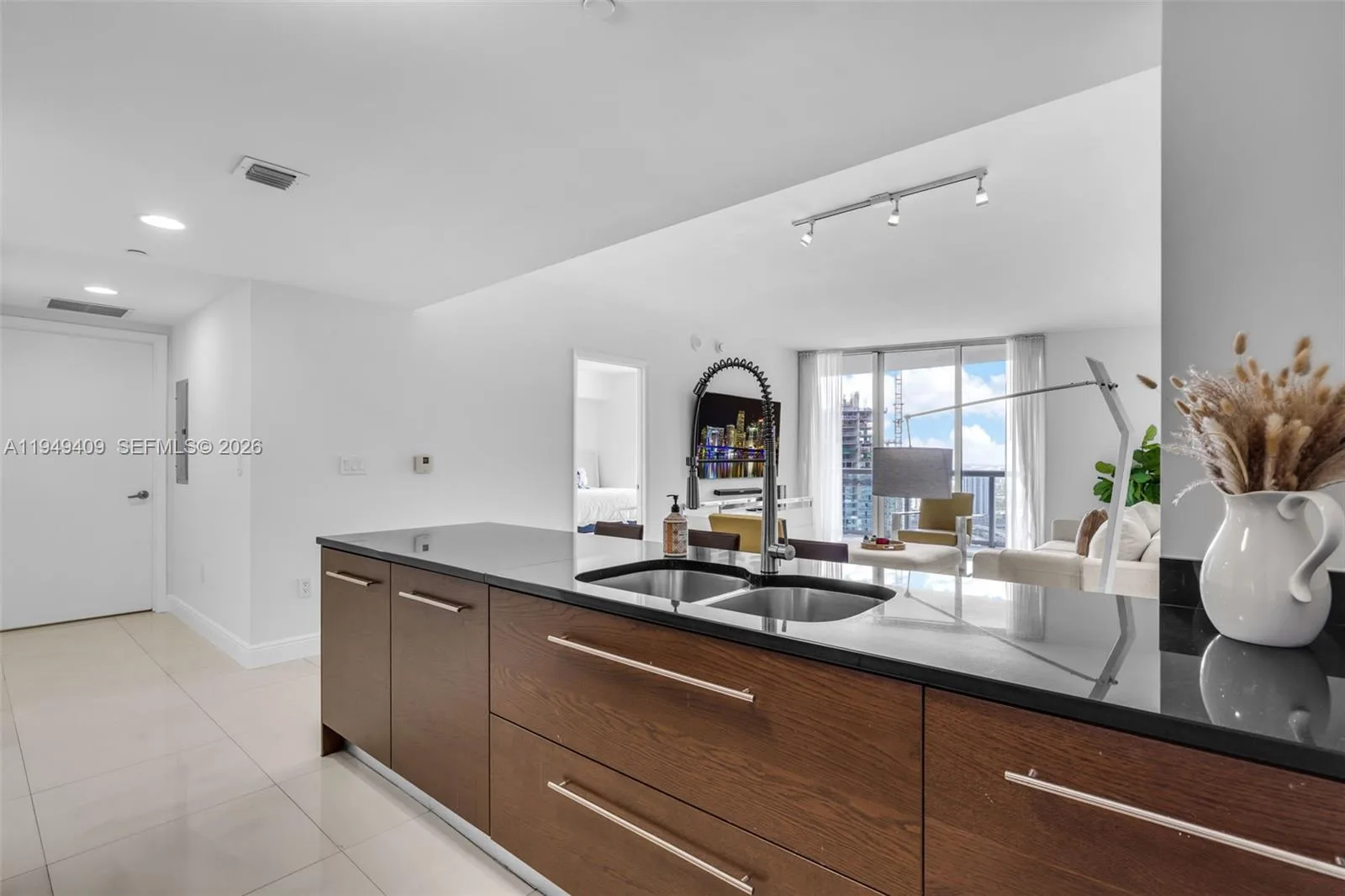 465 Brickell Ave # 4006, Miami, FL 33131 photo 5