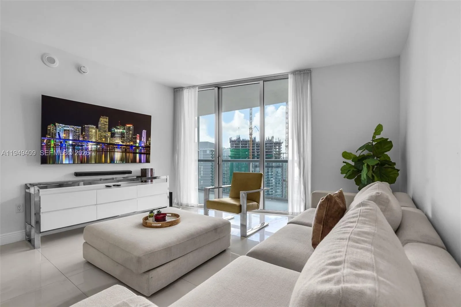465 Brickell Ave # 4006, Miami, FL 33131 photo 9