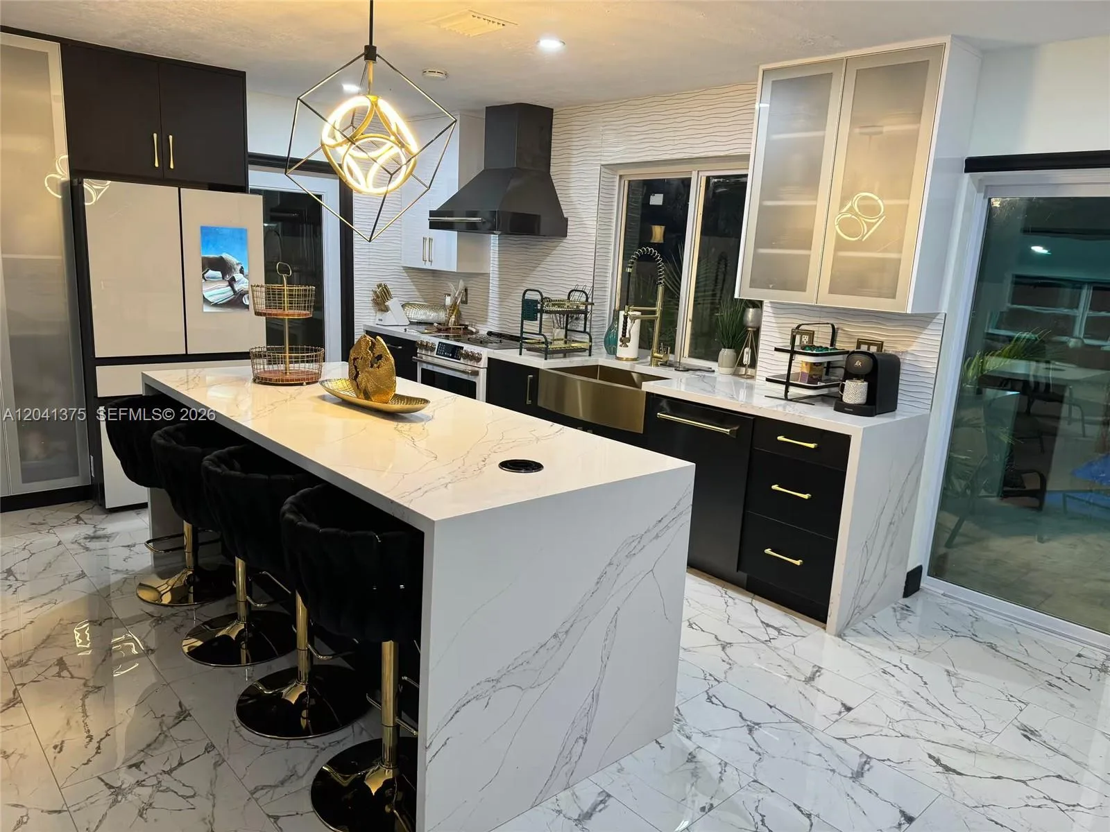 6453 Meade St, Hollywood, FL 33024