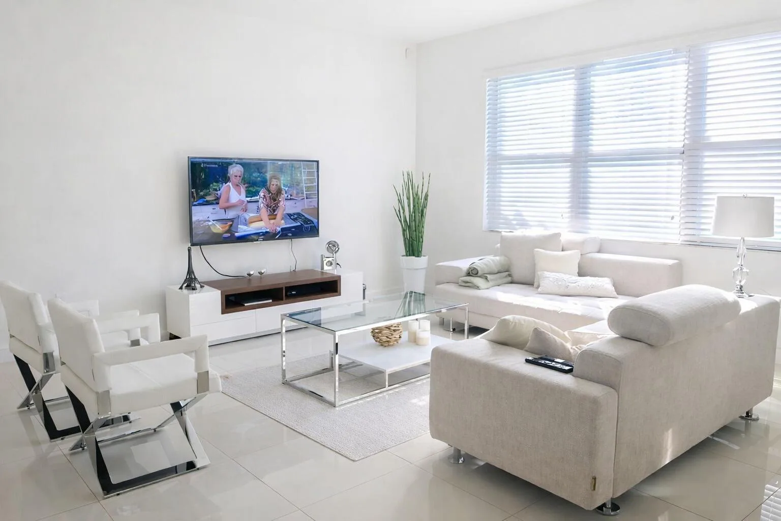 19105 NE 8th Court, Miami, FL 33179 photo 3