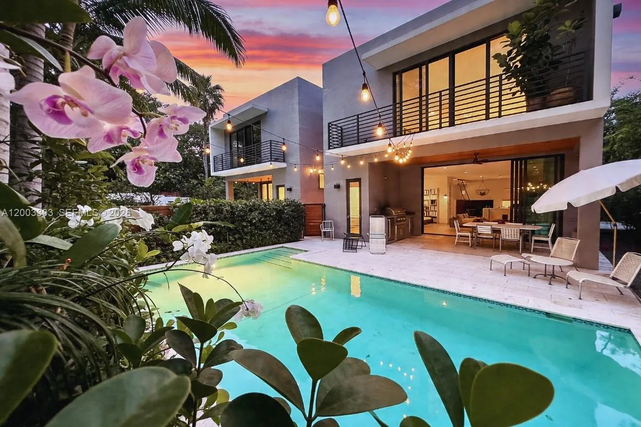 2955 Shipping Ave # 2955, Miami, FL 33133