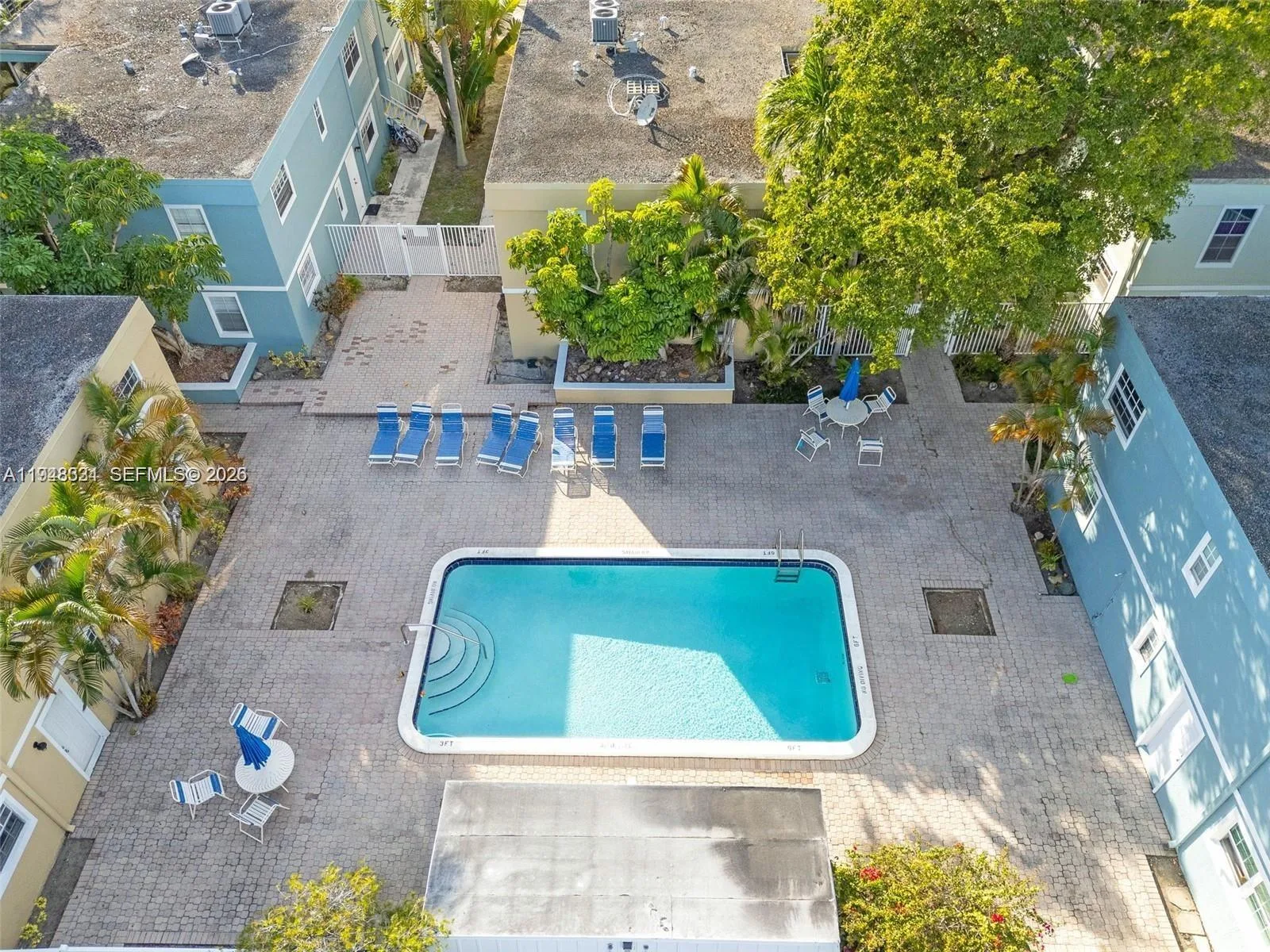 320 SE 10th Ave # D, Pompano Beach, FL 33060 photo 2
