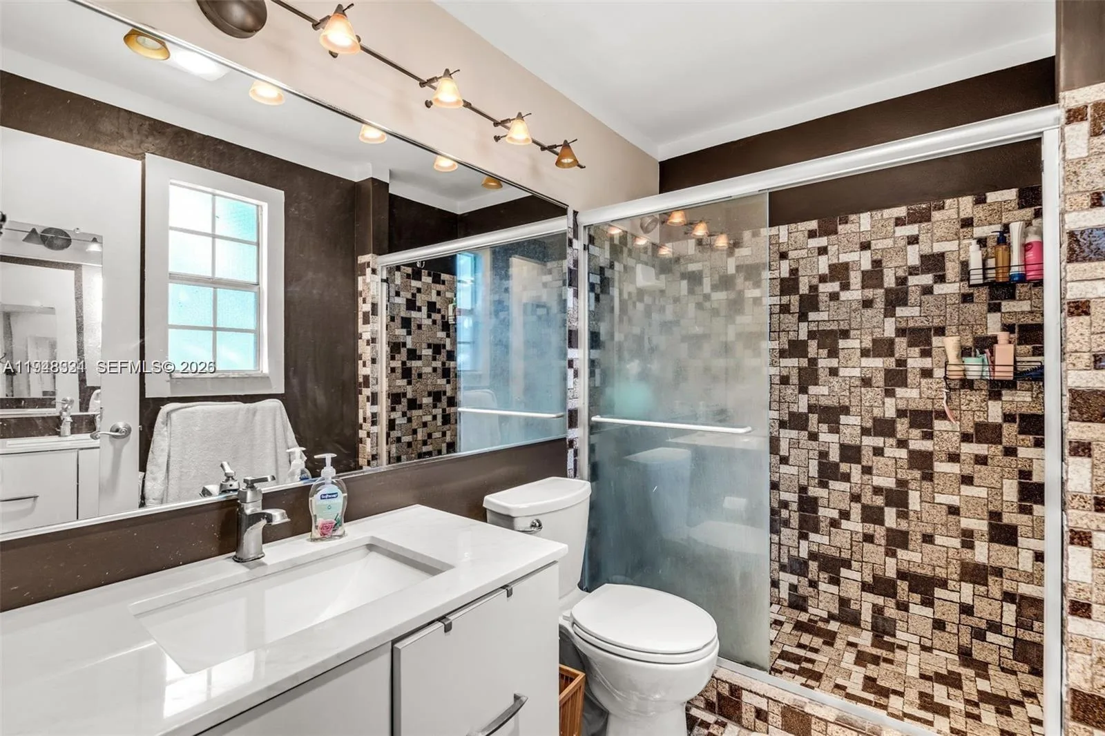 320 SE 10th Ave # D, Pompano Beach, FL 33060 photo 4