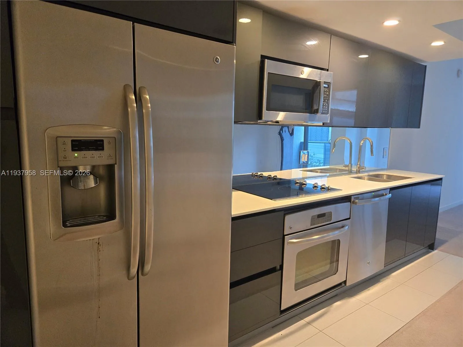 31 SE 6th St # 503, Miami, FL 33131 photo 2