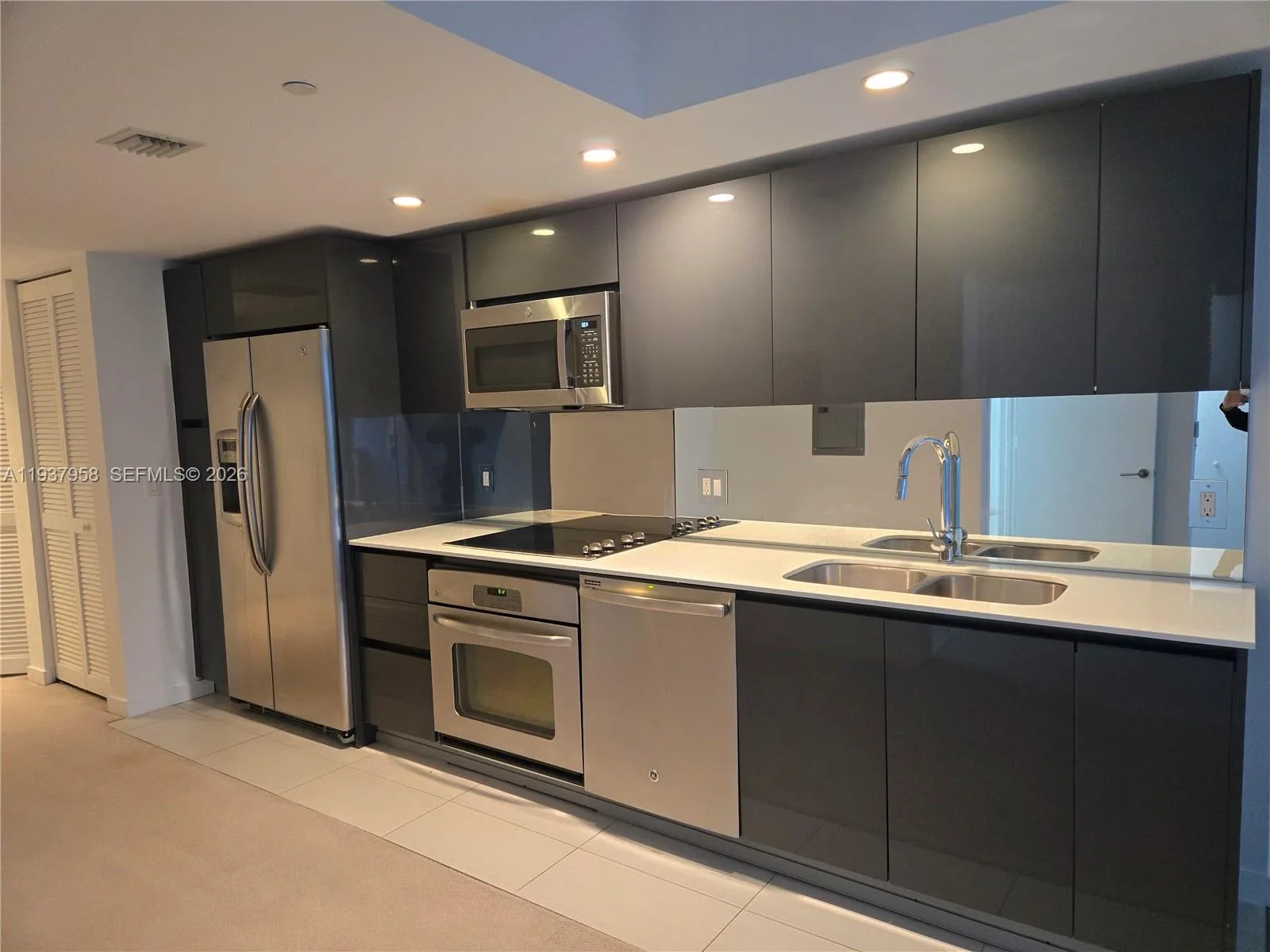 31 SE 6th St # 503, Miami, FL 33131 photo 3
