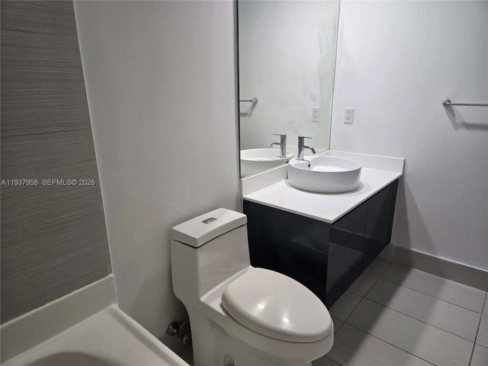 31 SE 6th St # 503, Miami, FL 33131 photo 9