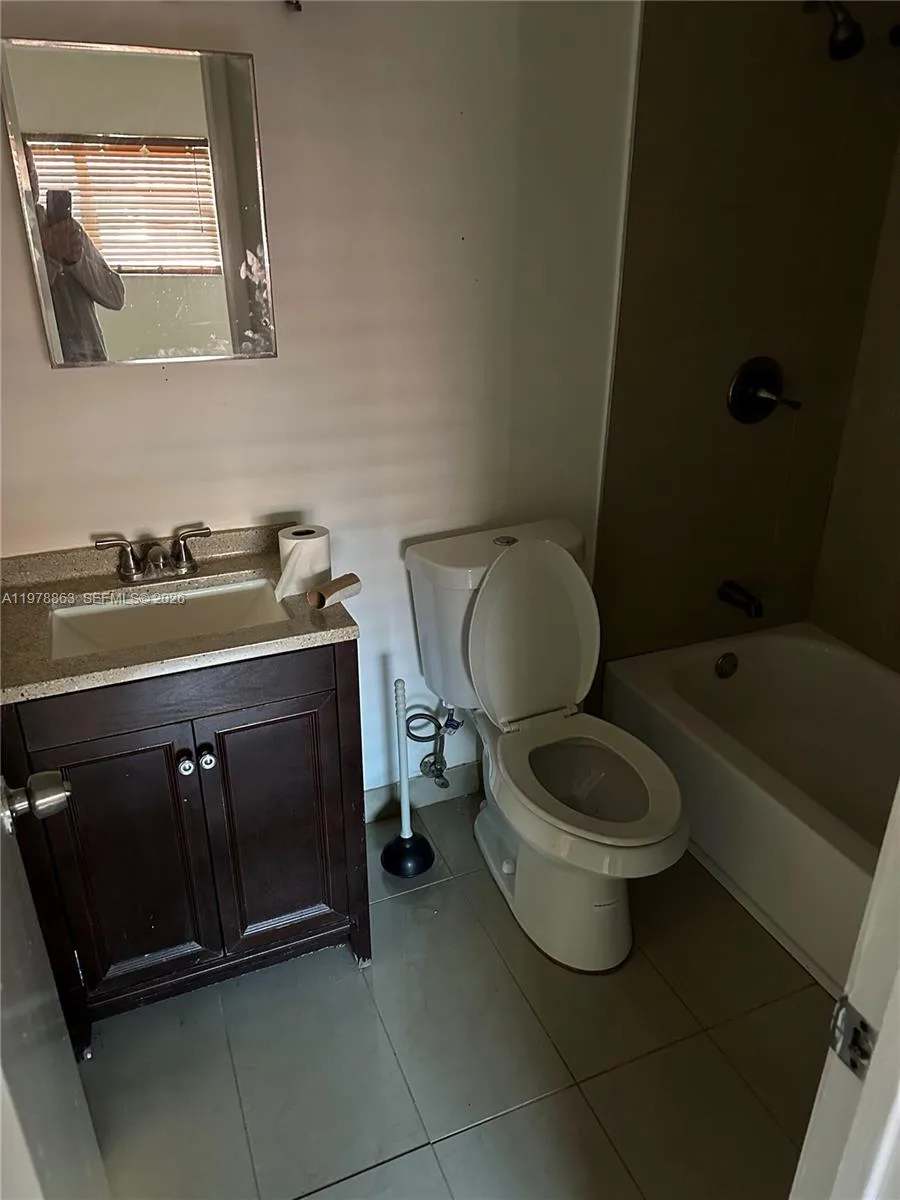 5223 NW 27th St # 9B, Lauderhill, FL 33313 photo 4