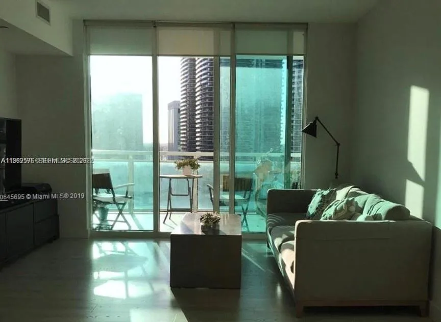 950 Brickell Bay Dr # 2001, Miami, FL 33131