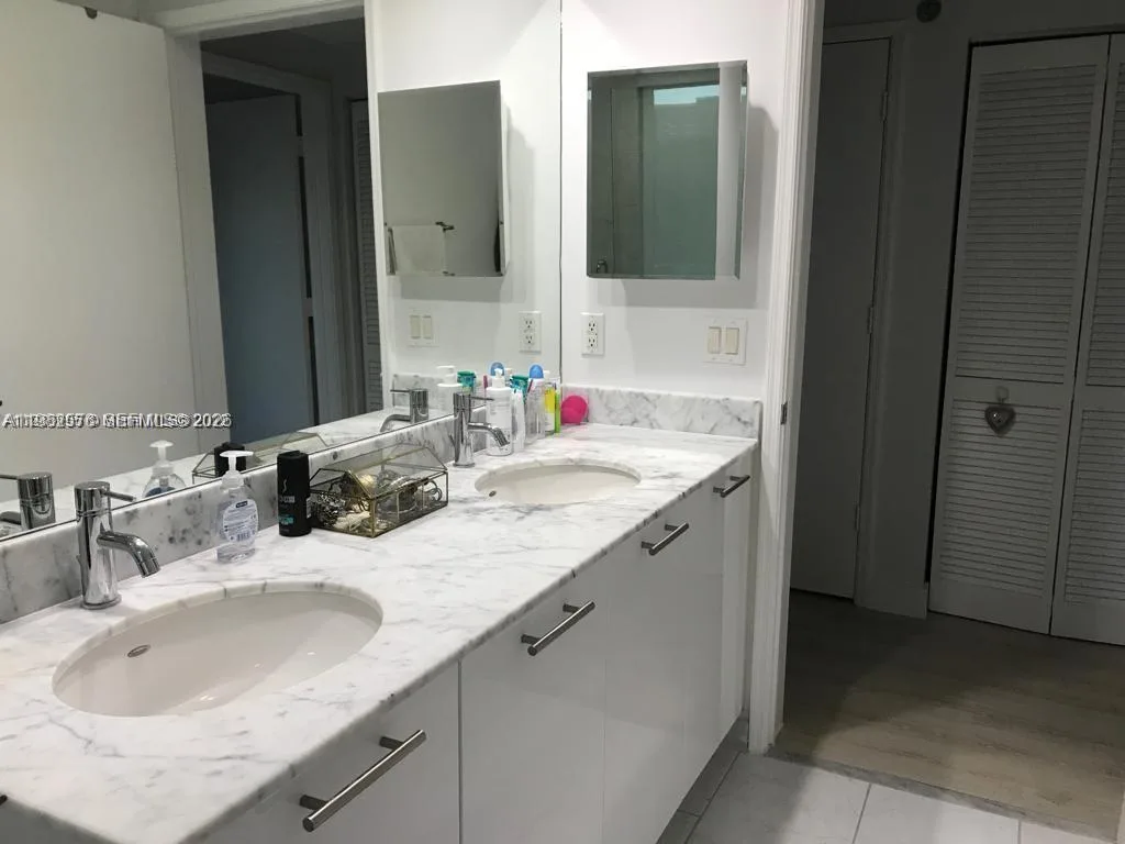 950 Brickell Bay Dr # 2001, Miami, FL 33131 photo 6