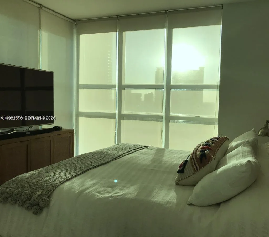 950 Brickell Bay Dr # 2001, Miami, FL 33131 photo 7
