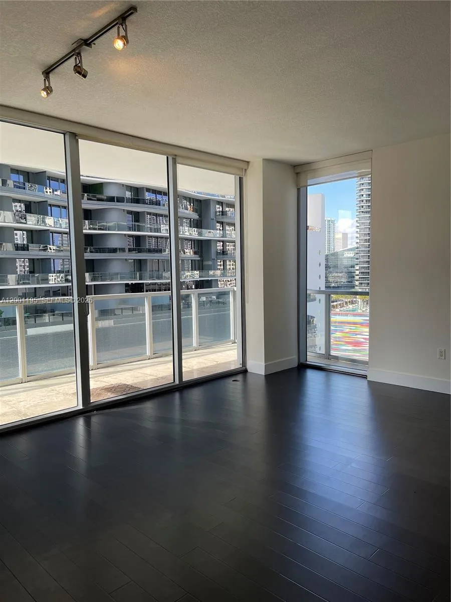 1050 Brickell Ave # 1820, Miami, FL 33131 photo 4