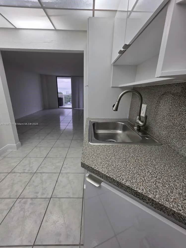 13499 Biscayne Blvd # 811, North Miami, FL 33181 photo 8