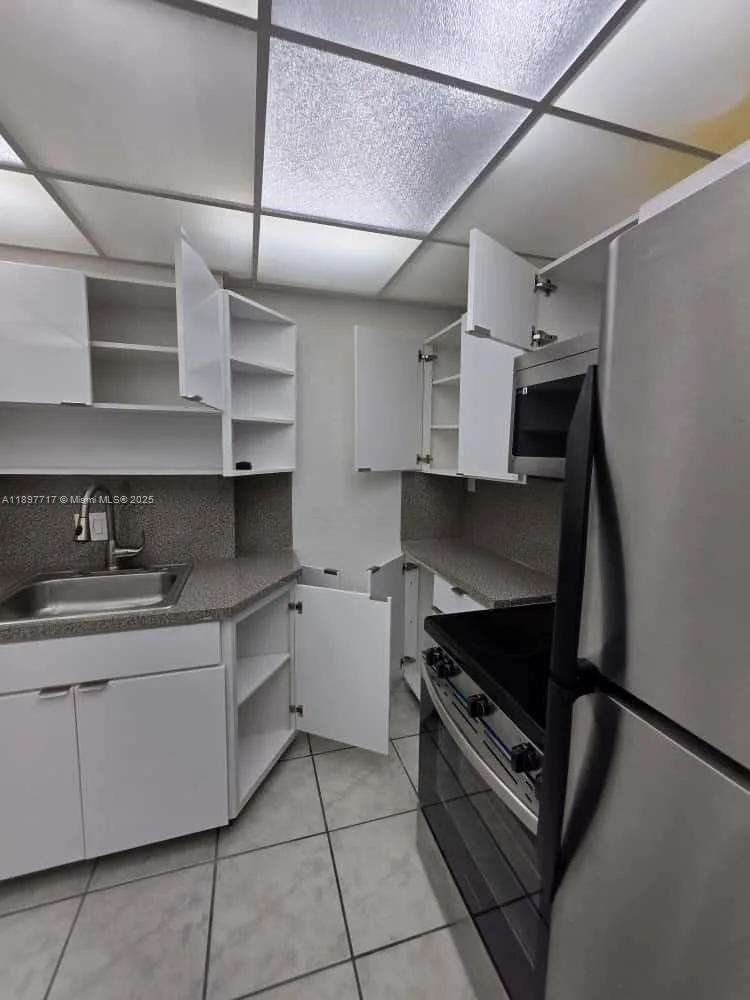 13499 Biscayne Blvd # 811, North Miami, FL 33181 photo 9