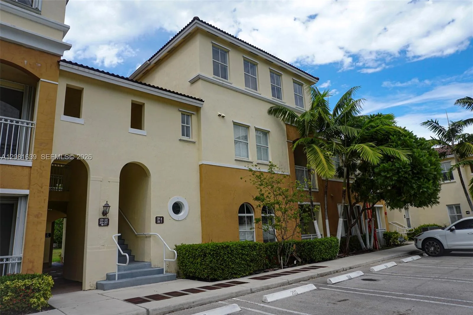 10242 NW 7th St # 204, Miami, FL 33172
