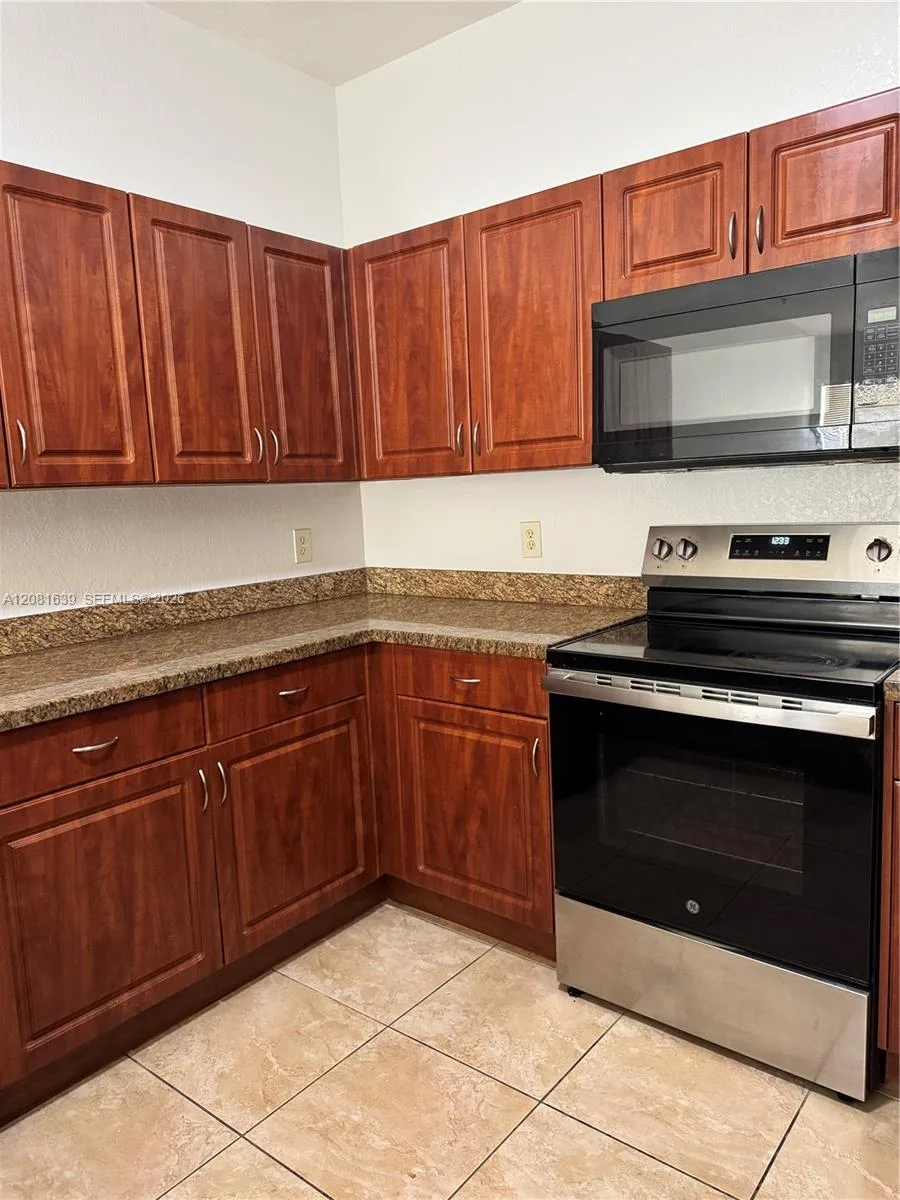 10242 NW 7th St # 204, Miami, FL 33172 photo 13