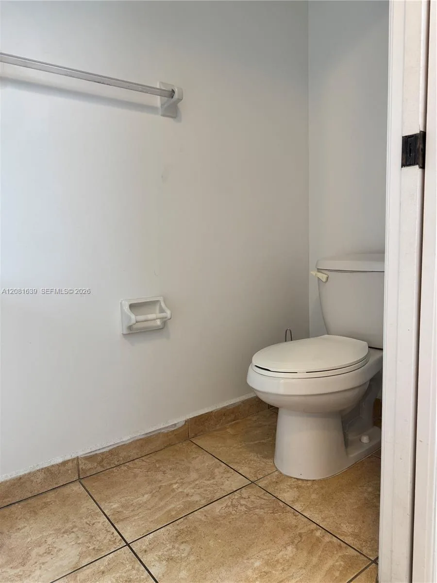 10242 NW 7th St # 204, Miami, FL 33172 photo 5