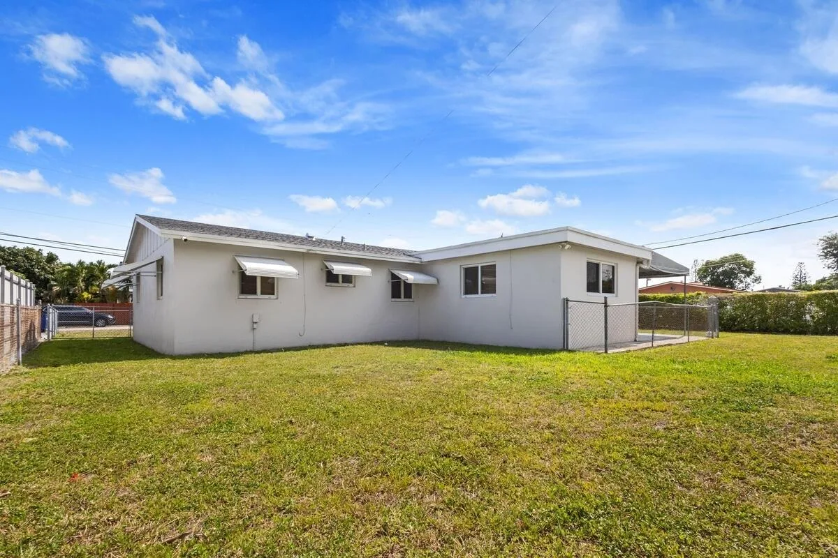 101 NE 195th Street, Miami, FL 33179 photo 2