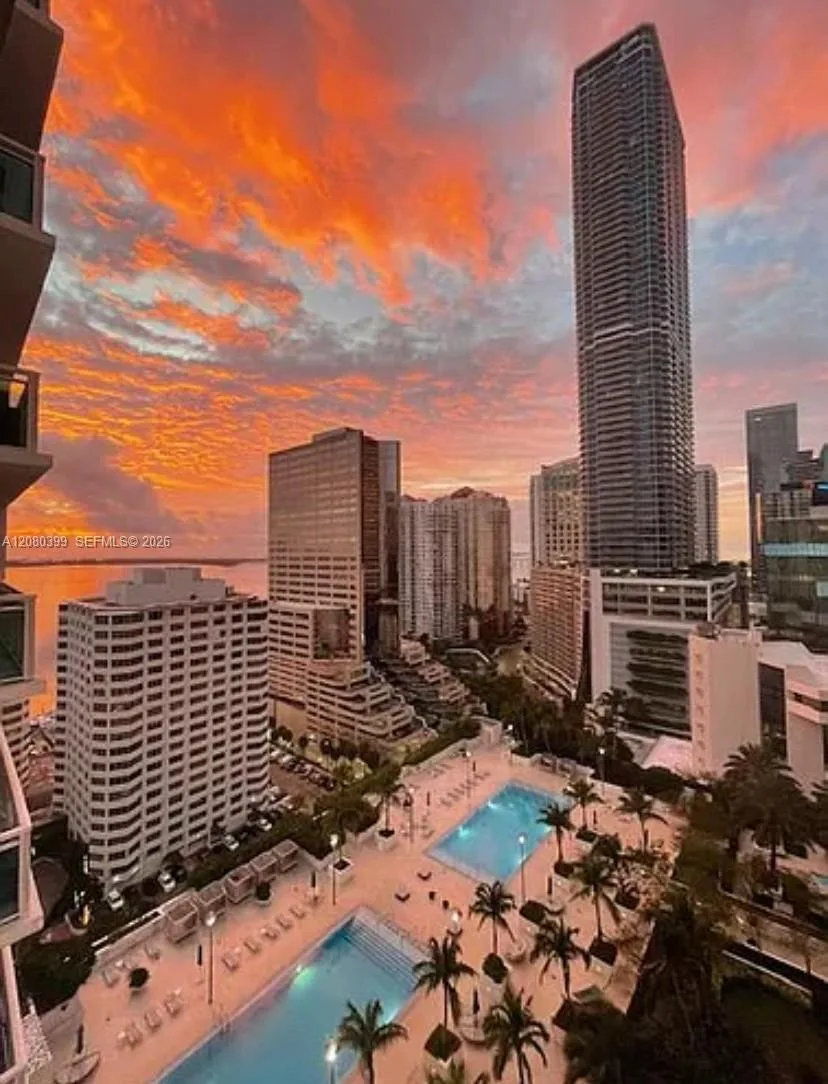 950 Brickell Bay Dr # 2203, Miami, FL 33131