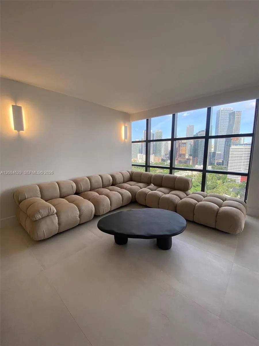1901 Brickell Ave # B2411, Miami, FL 33129